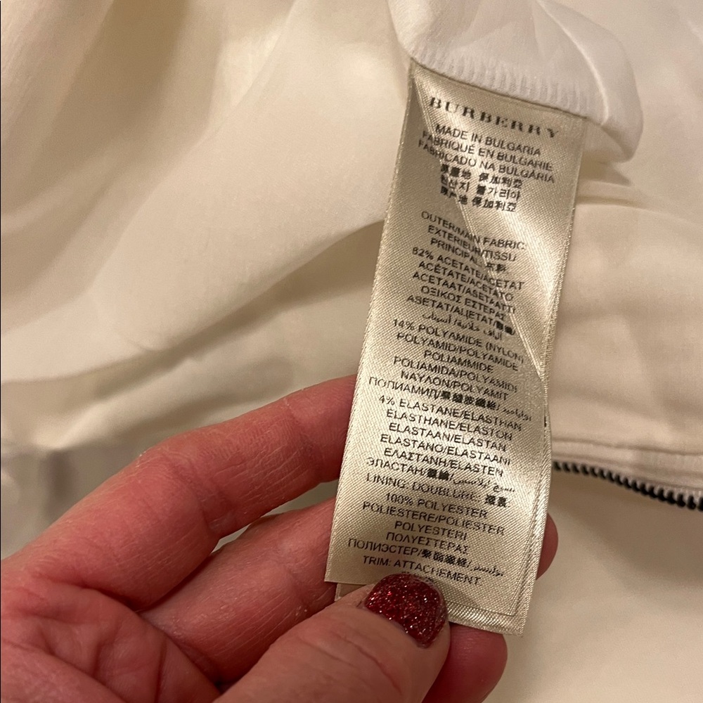 Burberry White Dress with Black Trim - Picture 10 of 16
